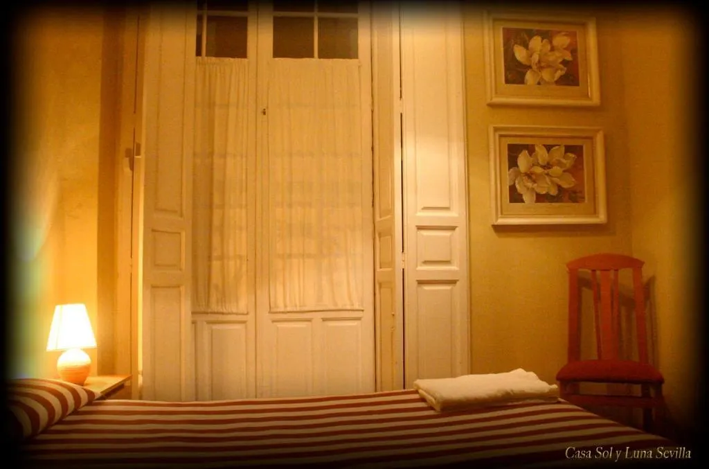 Guest house Hostal-Casa Sol Y Luna Seville